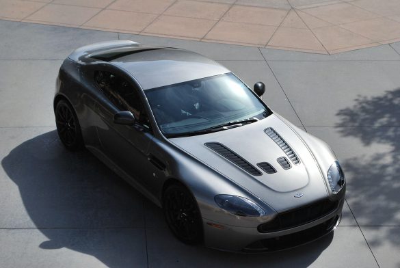 Aston Martin Vanquish 2016 – tapety na pulpit (33)