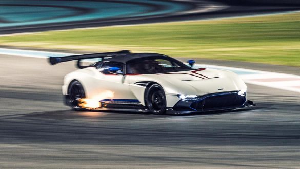 Aston Martin Vulcan – tapety na pulpit (21)