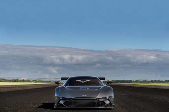 Aston Martin Vulcan – tapety na pulpit (22)