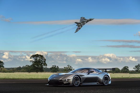 Aston Martin Vulcan – tapety na pulpit (6)