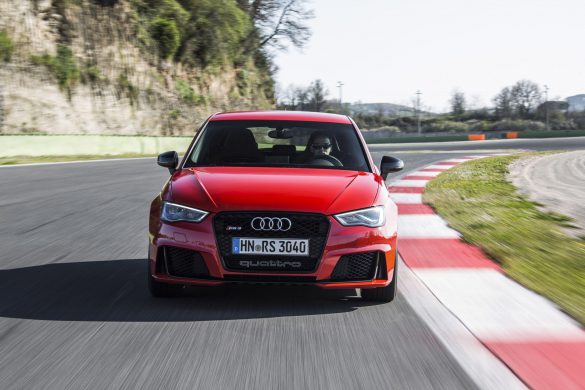 Audi RS3 Sportback – tapety na smartfon i tablet (17)
