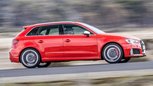 Audi RS3 Sportback – tapety na smartfon i tablet (18)