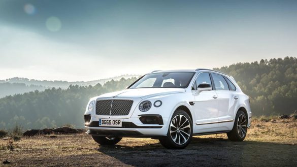 Bentley Bentayga PHEV – tapety na pulpit (15)