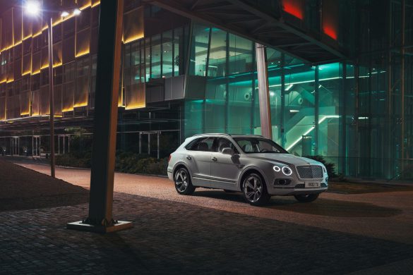 Bentley Bentayga PHEV – tapety na pulpit (18)