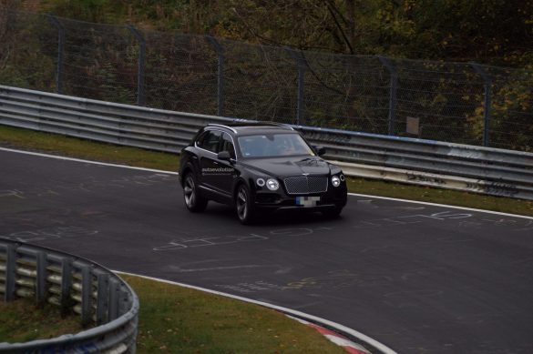 Bentley Bentayga PHEV – tapety na pulpit (20)