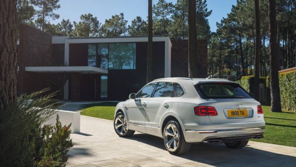 Bentley Bentayga PHEV – tapety na pulpit (6)