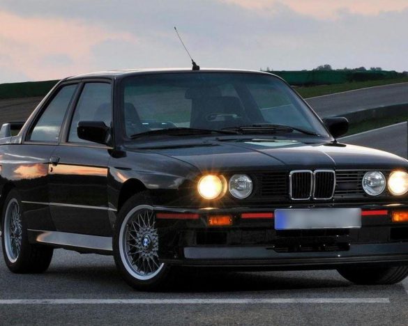 BMW E30 M3 – tapety na smartfon i tablet (12)