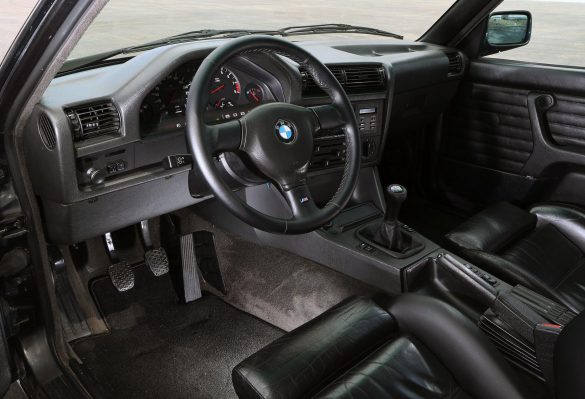 BMW E30 M3 – tapety na smartfon i tablet (20)
