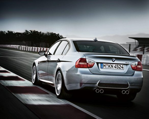 BMW E90 – tapety na smartfon i tablet (2)