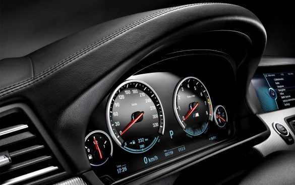 BMW F10 – tapety na smartfon i tablet (3)
