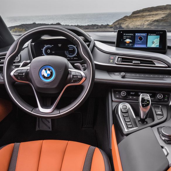 BMW I8 Roadster – tapety na smartfon i tablet (14)