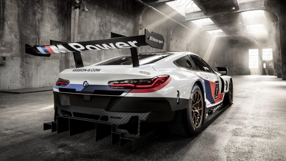 BMW M8 – tapety na pulpit (13)