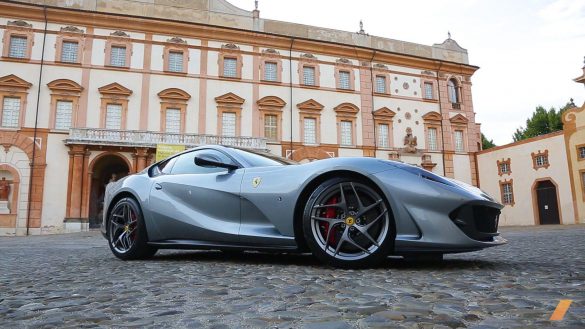Ferrari 812 Superfast – tapety na pulpit (11)