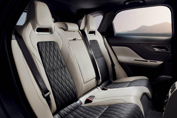 Jaguar F-Pace SVR – tapety na smartfon i tablet (17)