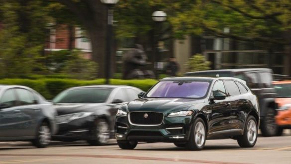 Jaguar F-Pace SVR – tapety na smartfon i tablet (19)