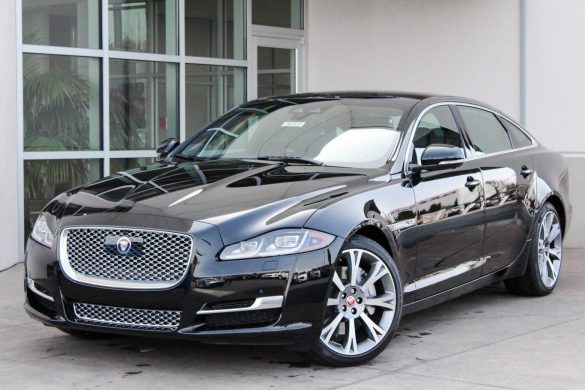 Jaguar XE 2019 – tapety na pulpit (13)