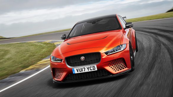 Jaguar XE 2019 – tapety na pulpit (2)