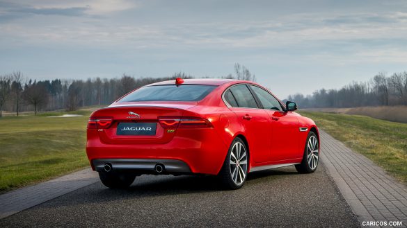 Jaguar XE 2019 – tapety na pulpit (5)