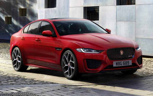 Jaguar XE 2019 – tapety na pulpit (6)
