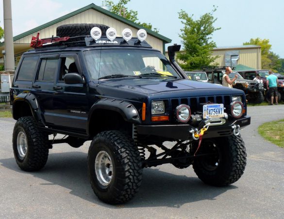 Jeep Cherokee – tapety na pulpit (13)