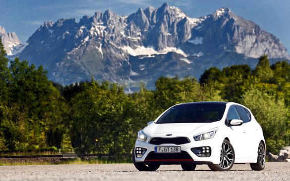 Kia Ceed – tapety na pulpit (10)