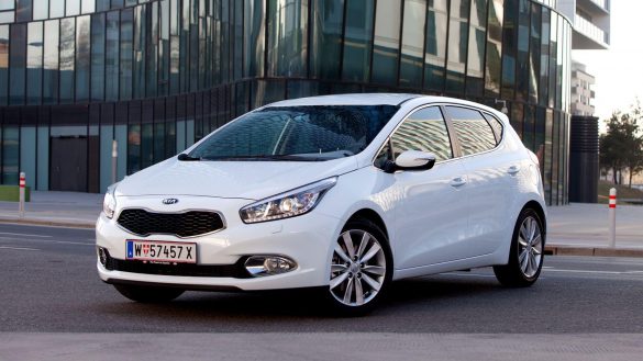 Kia Ceed – tapety na pulpit (13)
