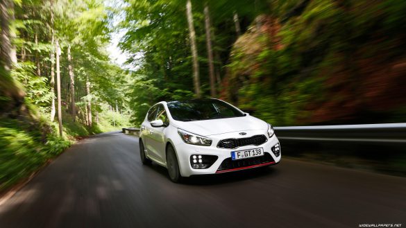 Kia Ceed – tapety na pulpit (14)