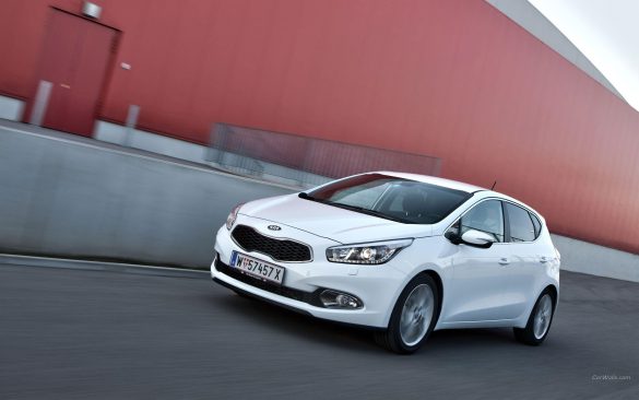 Kia Ceed – tapety na pulpit (15)