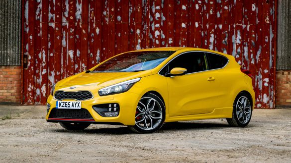 Kia Ceed – tapety na pulpit (17)