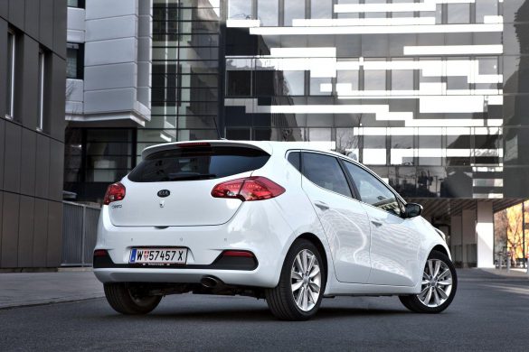 Kia Ceed – tapety na pulpit (21)