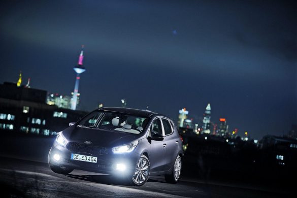 Kia Ceed – tapety na pulpit (22)