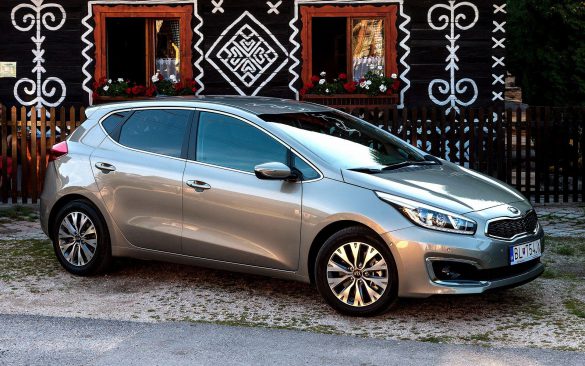 Kia Ceed – tapety na smartfon i tablet (8)