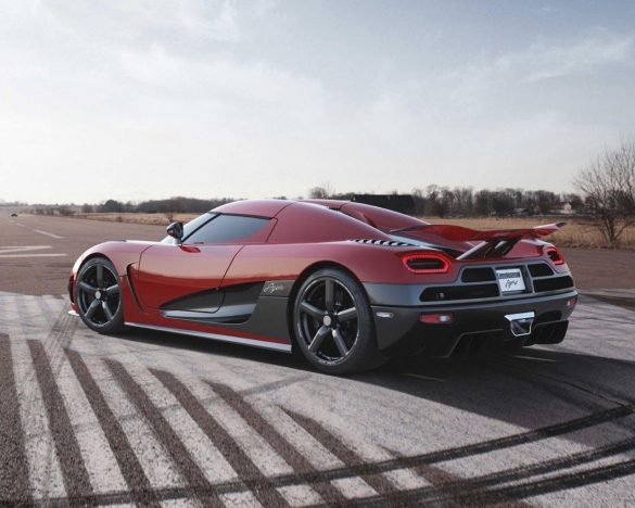 Koenigsegg CCR – tapety na pulpit (22)