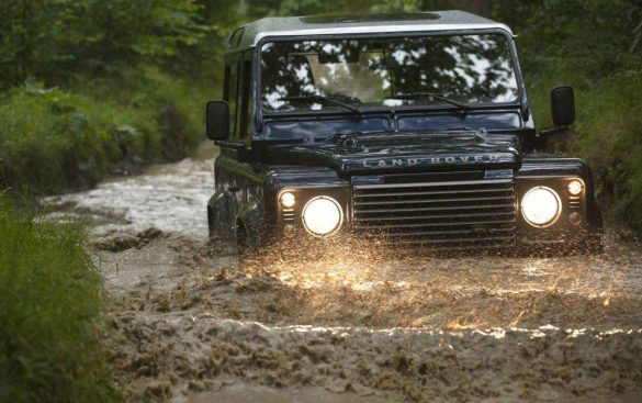 Land Rover Defender – tapety na pulpit (13)