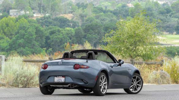 Mazda MX-5 Miata – tapety na smartfon i tablet (11)