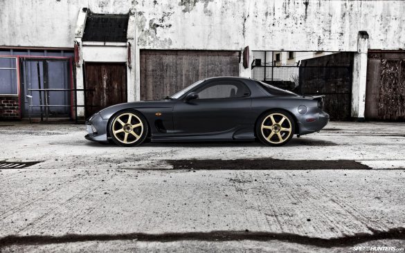 Mazda RX-7 – tapety na smartfon i tablet (16)