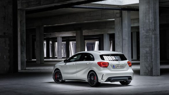 Mercedes-AMG A 45 2019 – tapety na pulpit (18)