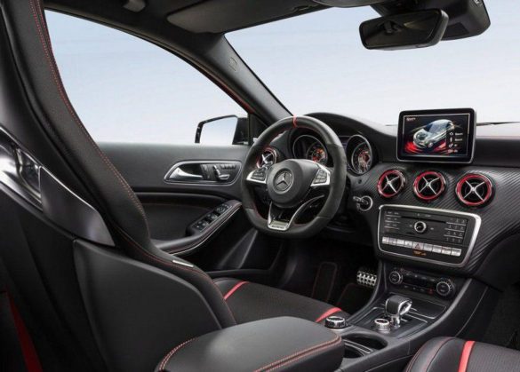 Mercedes-AMG A 45 2019 – tapety na pulpit (19)