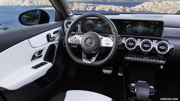 Mercedes-AMG A 45 2019 – tapety na pulpit (21)