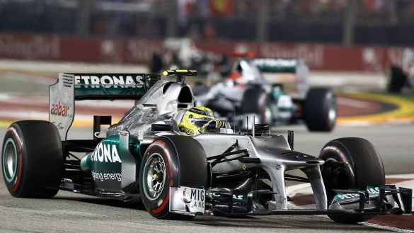 Mercedes-Benz Petronas – tapety na smartfon i tablet (5)