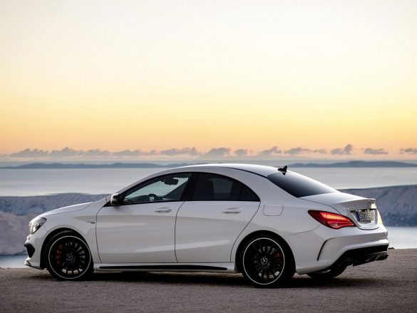 Mercedes CLA – tapety na smartfon i tablet (7)