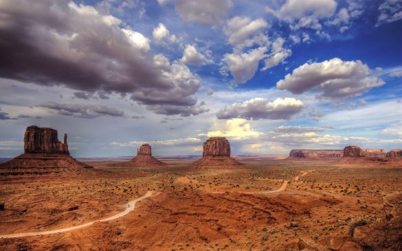 Monument Valley – tapety na pulpit (1)