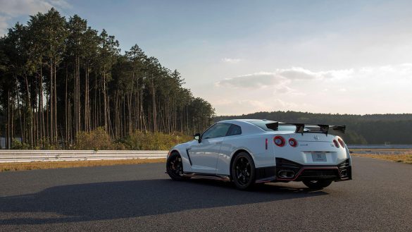 Nissan GT-R Nismo – tapety na smartfon i tablet (16)