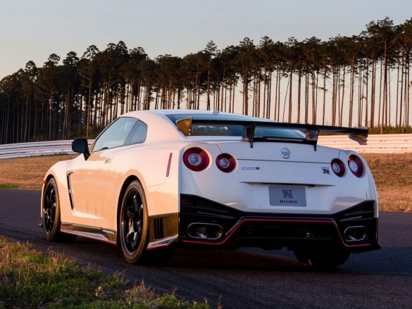 Nissan GT-R Nismo – tapety na smartfon i tablet (3)