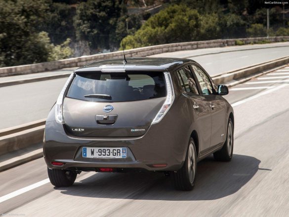 Nissan Leaf – tapety na smartfon i tablet (16)
