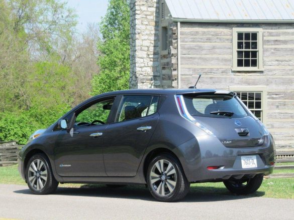Nissan Leaf – tapety na smartfon i tablet (2)