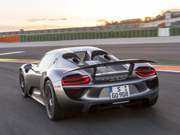 Porsche 918 Spyder – tapety na smartfon i tablet (21)